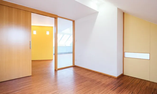 Недвижимость Three-room apartment Deposit: 8