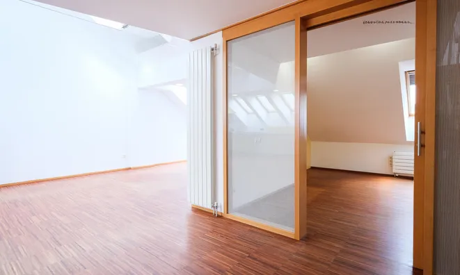 Недвижимость Three-room apartment Deposit: 10