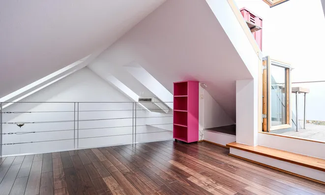 Недвижимость Three-room apartment Deposit: 15