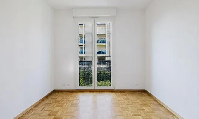 Недвижимость Apartment 7 rooms: 8