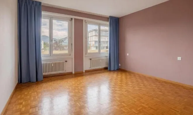 Недвижимость Apartment 5 rooms: 6