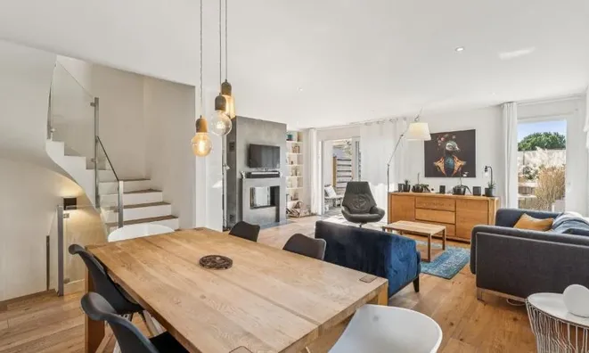 Недвижимость Bifamiliar house 6.5 rooms: 3