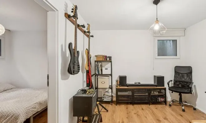 Недвижимость Bifamiliar house 6.5 rooms: 8