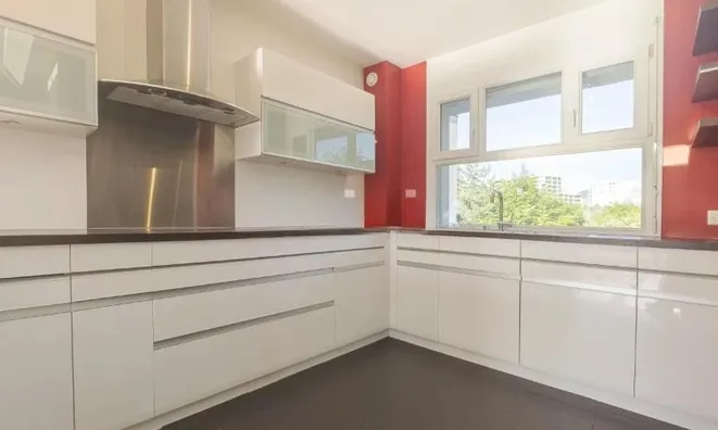 Недвижимость Apartment 6 rooms: 2