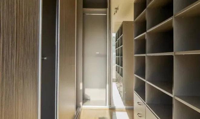 Недвижимость Apartment 6 rooms: 6