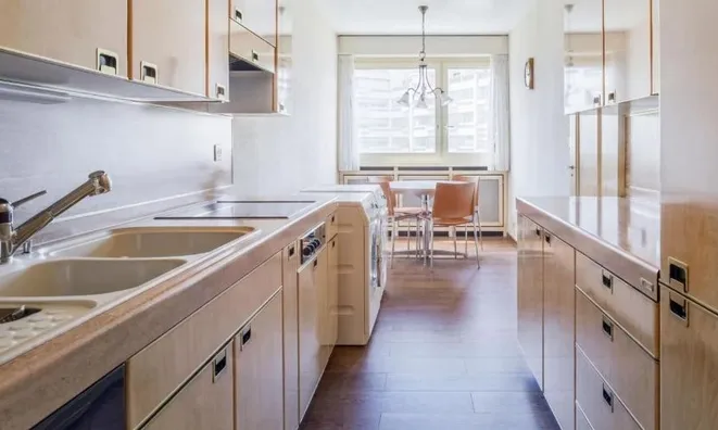 Недвижимость Apartment 5 rooms: 2