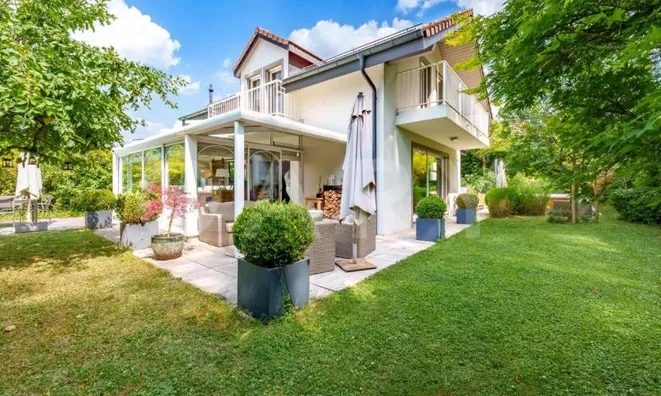 Недвижимость Single house 7 rooms: 1