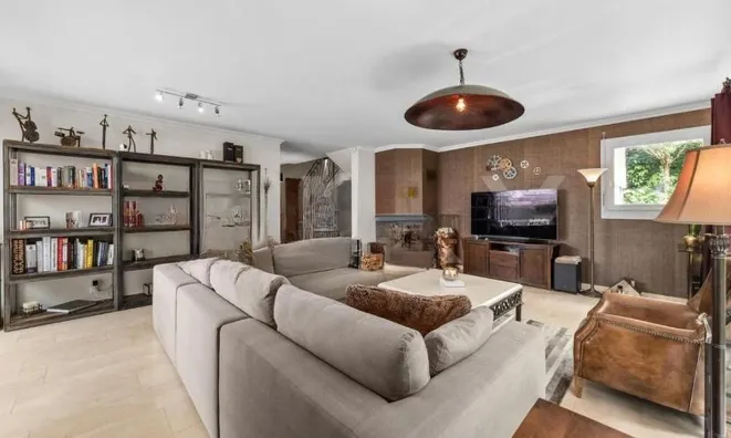 Недвижимость Single house 7 rooms: 9