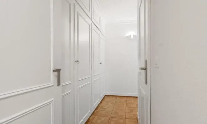 Недвижимость Apartment 4 rooms: 8