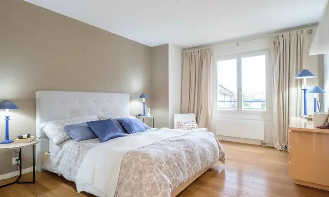 Недвижимость Attic flat 9 rooms: 6
