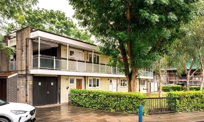 Недвижимость Darfield Way: 2