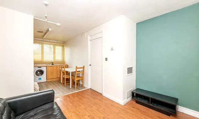 Недвижимость Darfield Way: 5