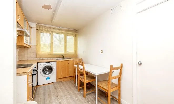 Недвижимость Darfield Way: 6