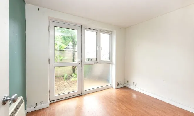 Недвижимость Darfield Way: 7