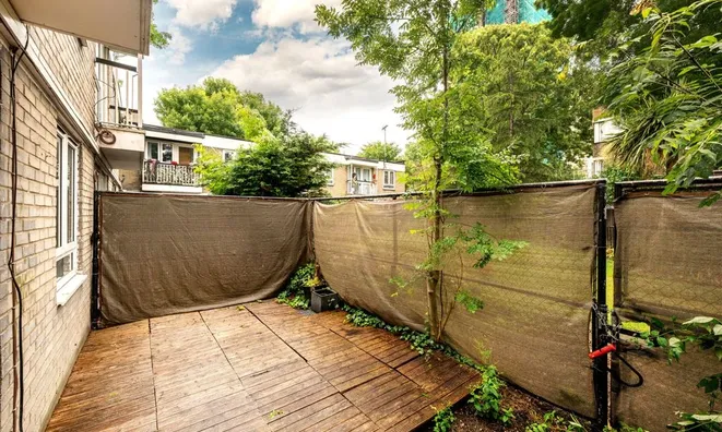 Недвижимость Darfield Way: 8