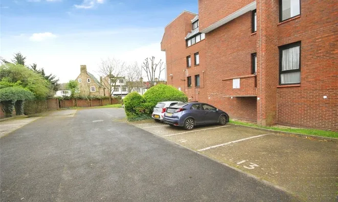 Недвижимость Britten Close, Golders Green: 2