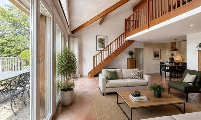 Недвижимость Attic flat 6 rooms: 5
