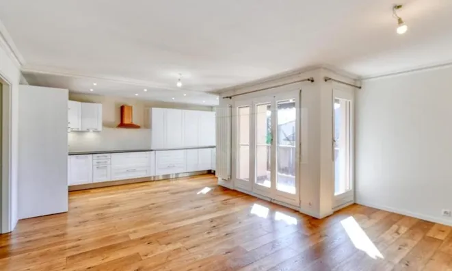 Недвижимость Apartment 5 rooms: 3