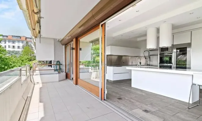 Недвижимость Apartment 6.5 rooms: 8