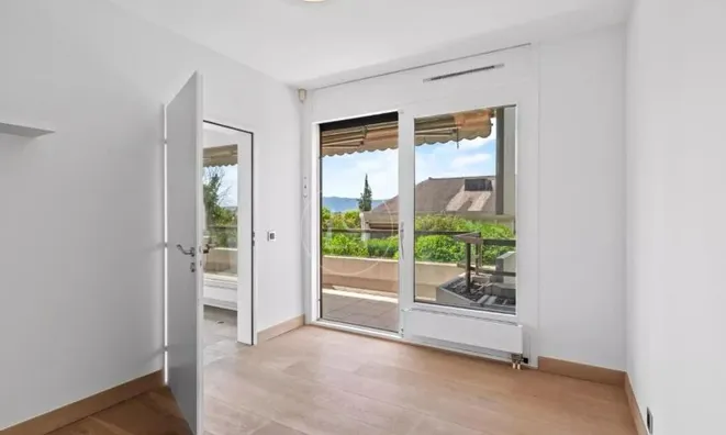 Недвижимость Apartment 6.5 rooms: 9