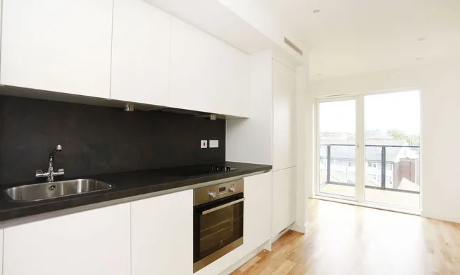 Недвижимость Shearwater Drive, Hendon: 1