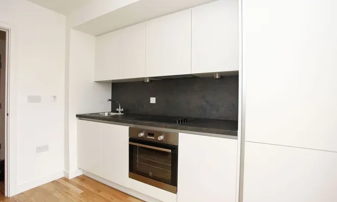 Недвижимость Shearwater Drive, Hendon: 5