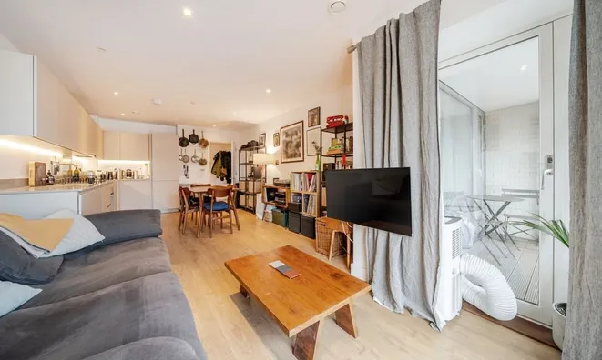 Недвижимость Camberwell Road: 2