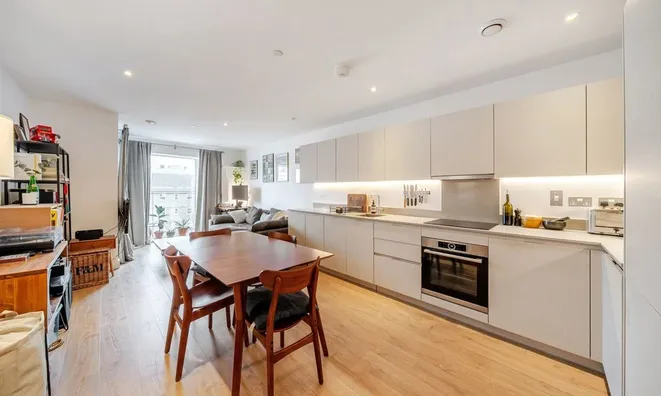 Недвижимость Camberwell Road: 15