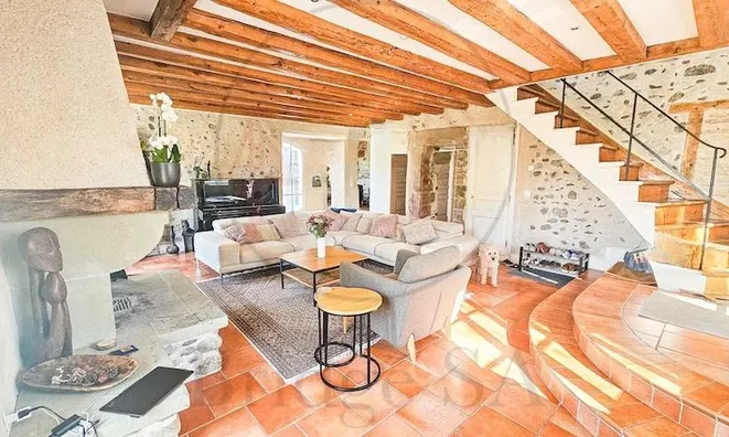 Недвижимость Single house 10 rooms: 2