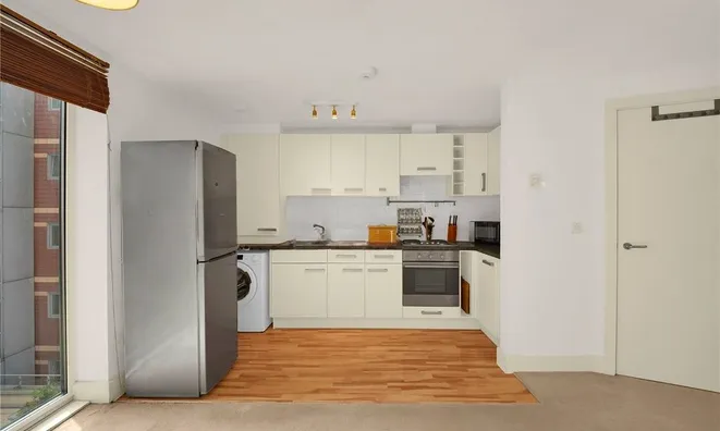Недвижимость 6 Salamanca Place, Vauxhall: 2