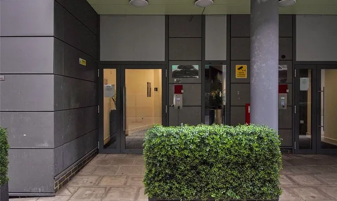 Недвижимость 6 Salamanca Place, Vauxhall: 6