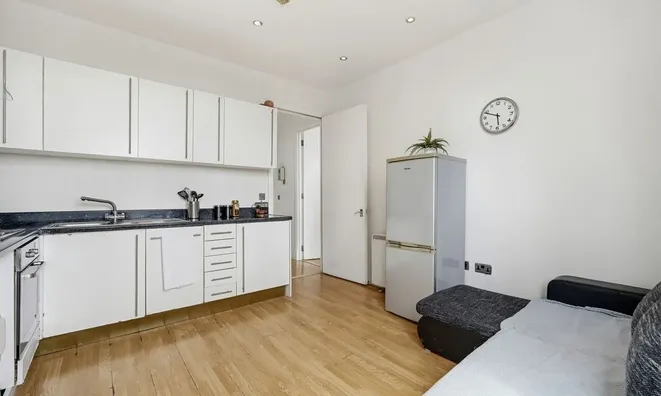 Недвижимость Gallery Apartments, 331 Commercial Road: 12