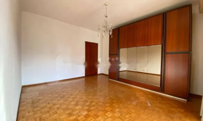 Недвижимость Трёхкомнатная на первом этаже: 11