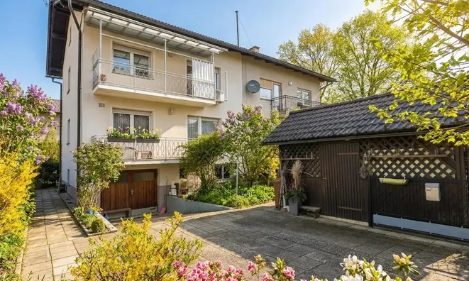 Недвижимость Twin House Ljubljana Moste: 1