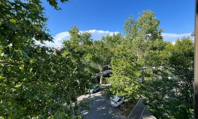 Недвижимость Four-room apartment in the City Center: 11