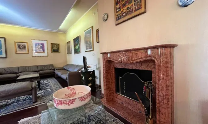 Недвижимость Four-room apartment in the City Center: 14