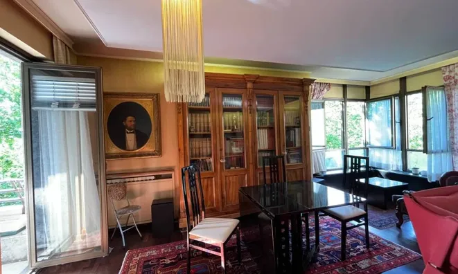 Недвижимость Four-room apartment in the City Center: 17