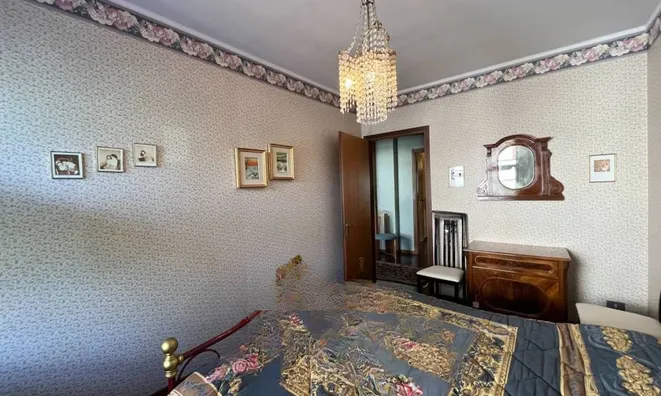 Недвижимость Four-room apartment in the City Center: 24