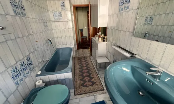 Недвижимость Four-room apartment in the City Center: 25