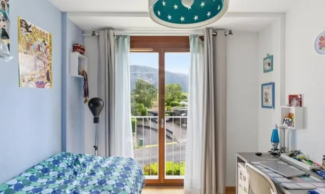 Недвижимость Apartment 5 rooms: 8