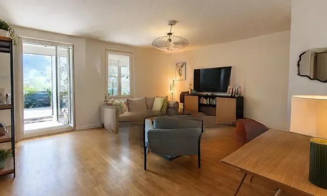 Недвижимость Apartment 5 rooms: 2