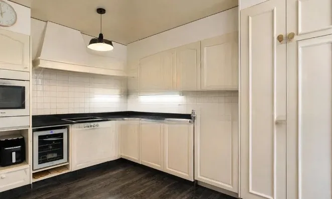 Недвижимость Apartment 5 rooms: 3