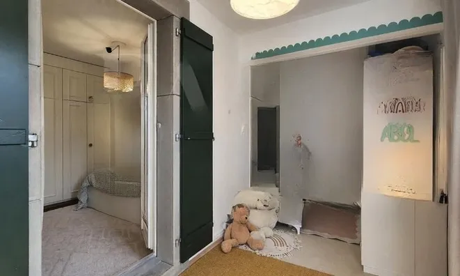 Недвижимость Apartment 5 rooms: 7