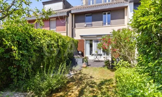 Недвижимость Row house 6 rooms: 1
