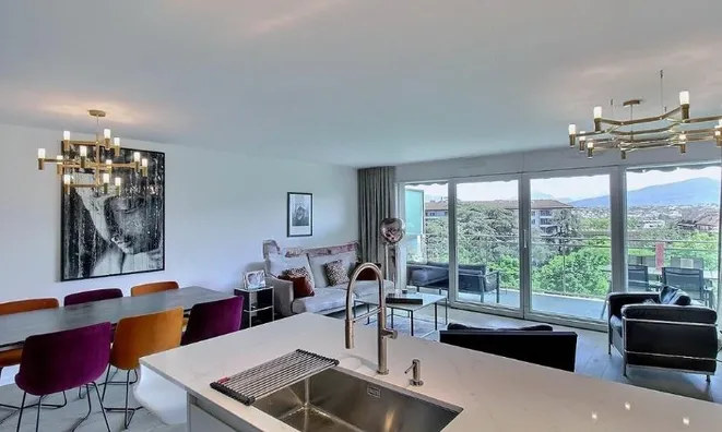 Недвижимость Apartment 4 rooms: 3