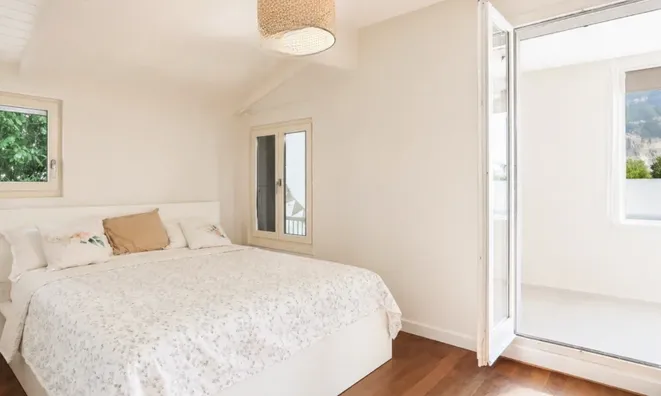 Недвижимость Apartment 5 rooms: 6