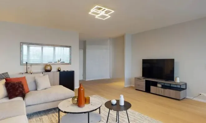 Недвижимость Apartment 5 rooms: 3