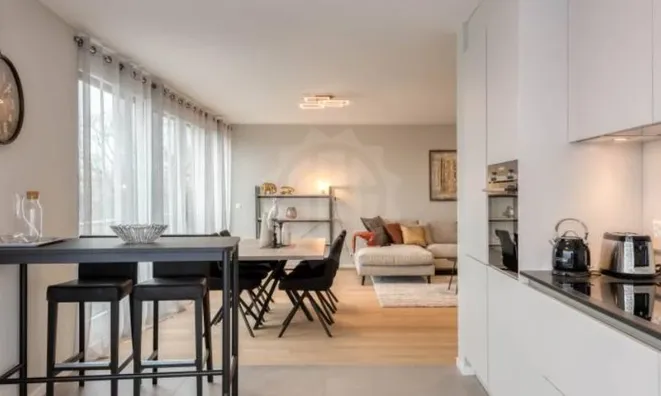 Недвижимость Apartment 5 rooms: 6