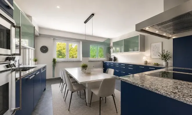Недвижимость Apartment 5 rooms: 4