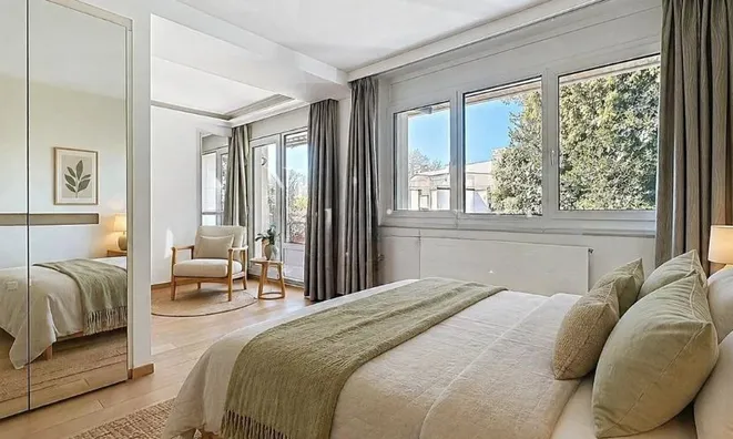 Недвижимость Attic flat 6.5 rooms: 6